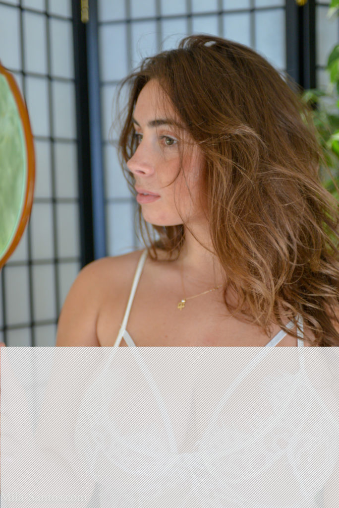 Mila Santos - White Lingerie set - 86 high-res pics plus 3 minute